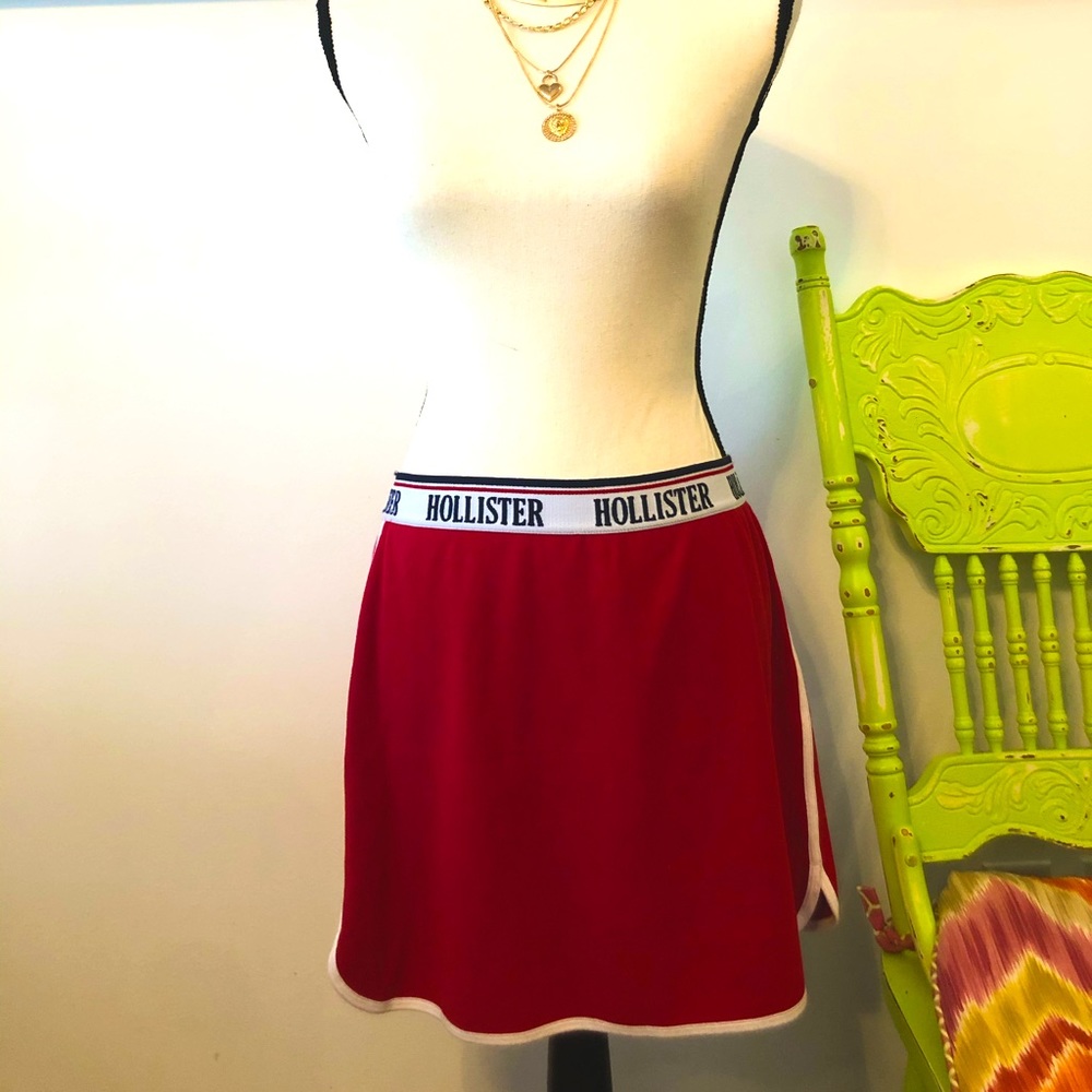 HOLLISTER RED ATHLETIC SKIRT